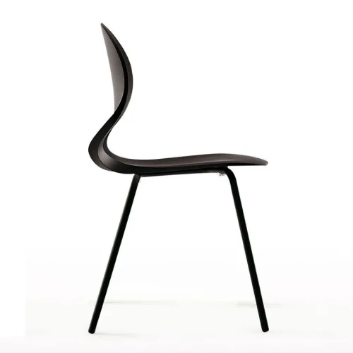 Pikaia Four Legs chair Black by Kristalia